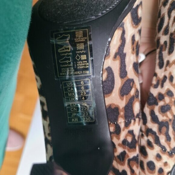 NWT Forever 21 Pointy Toe Animal Print Leopard Print Heels size 6 - Picture 2 of 8
